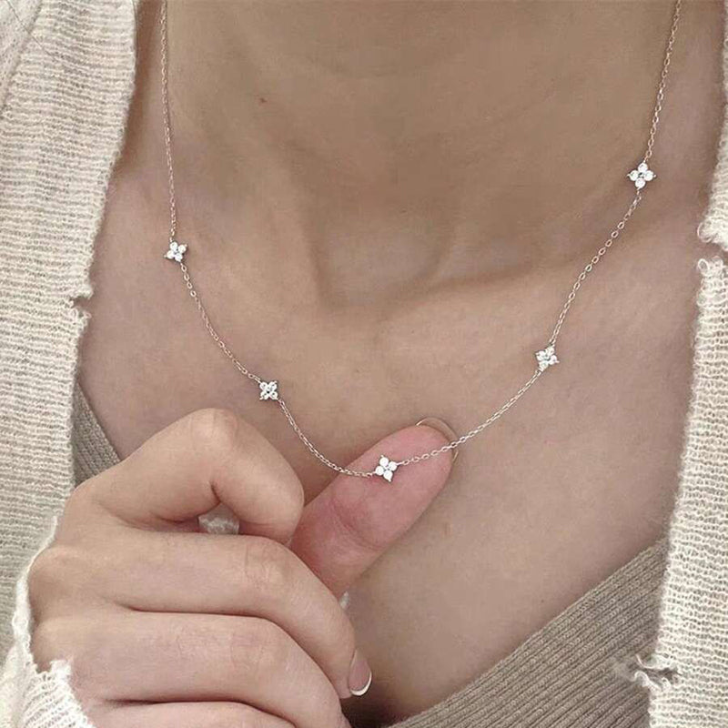 Collar de trébol vintage de cuatro hojas