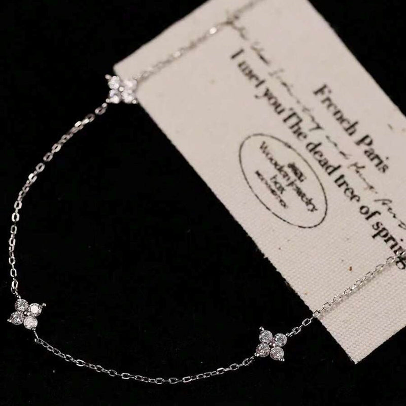 Collar de trébol vintage de cuatro hojas