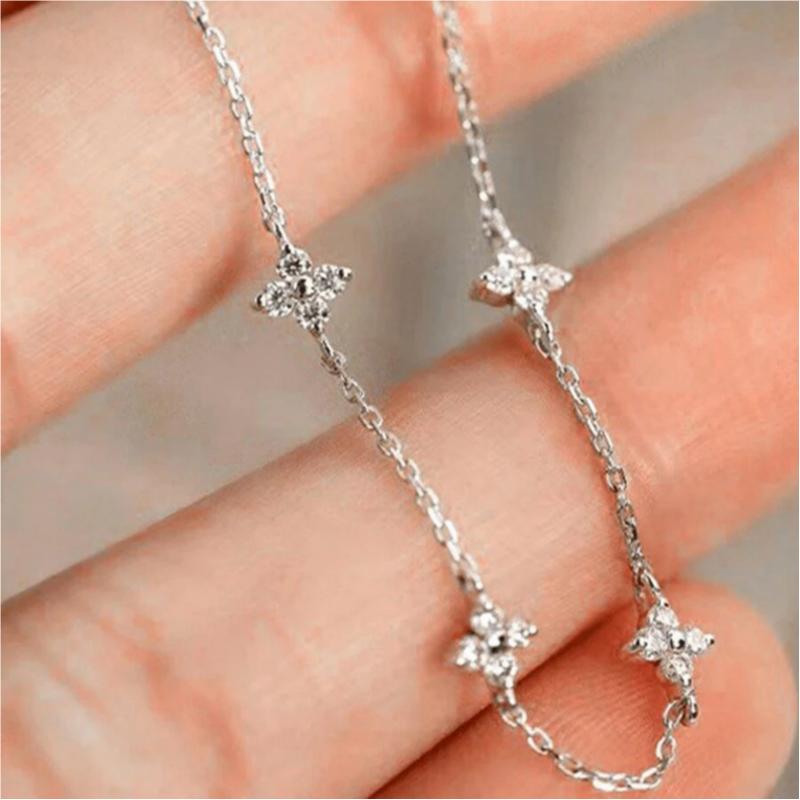 Collar de trébol vintage de cuatro hojas