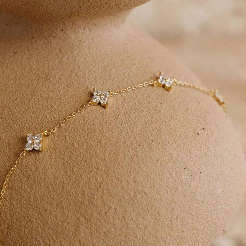 Collar de trébol vintage de cuatro hojas